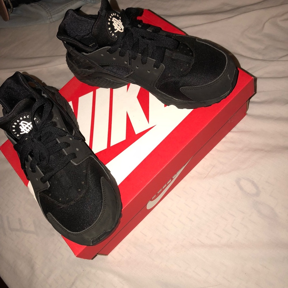 Nike Huarache Black womens size 8 authentic